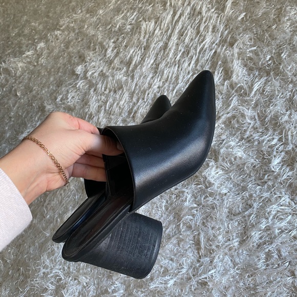 Black shoes - Picture 6 of 9